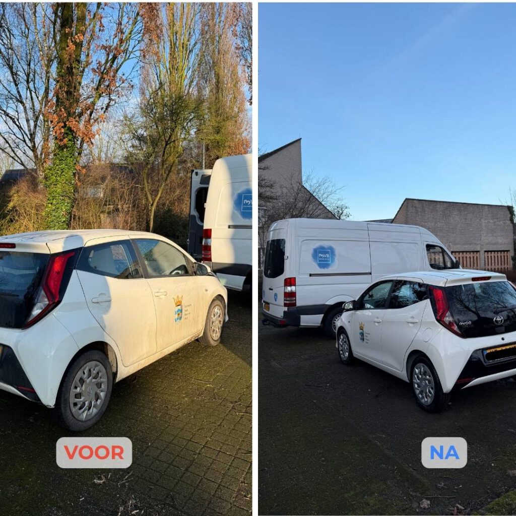 Vergelijking voor en na: een doffe witte auto die op locatie is gewassen, met de servicebus op de achtergrond.